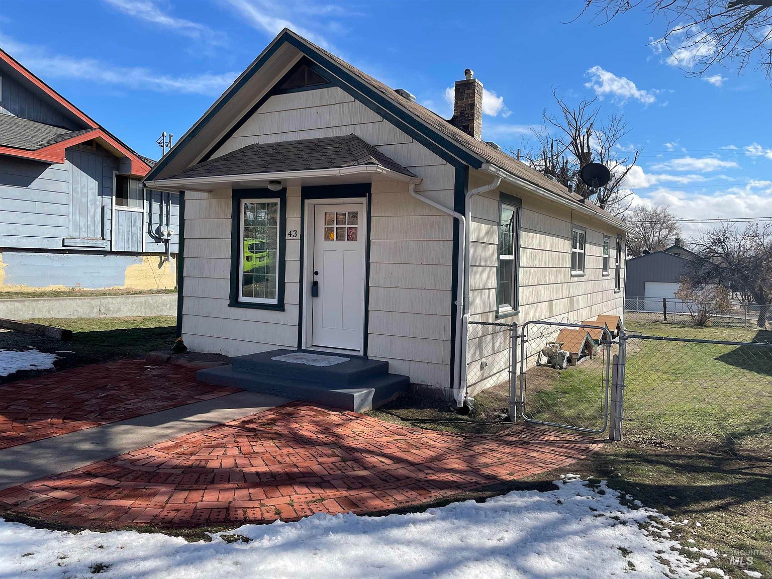 43 W 3rd Ave, Glenns Ferry, ID 83623 | Zillow