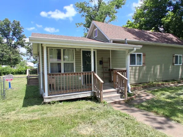 129 W Cline Street, Aurora, MO 65605