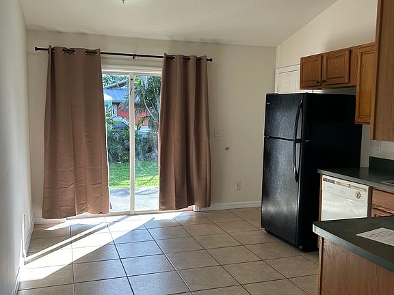 5th image of 2997 SE Golden Gate Ave #2997