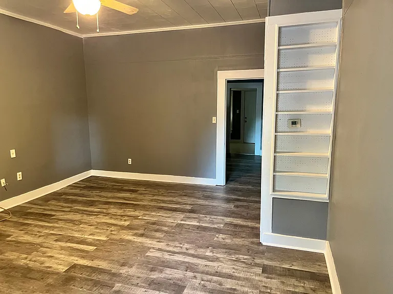 926 Davis St — Photo 1