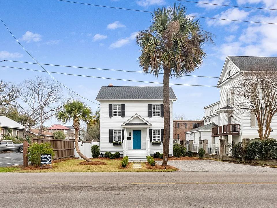 62 Barre St