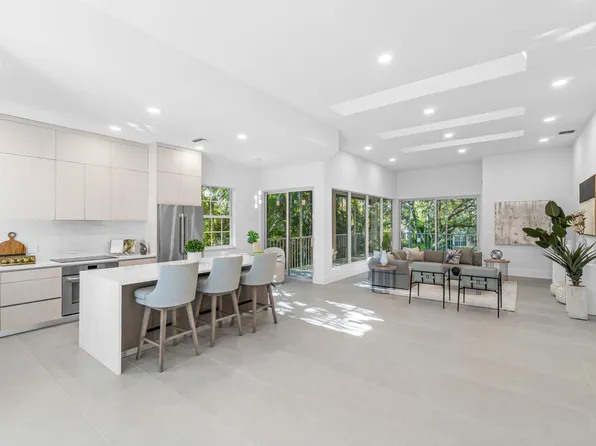 5101 Lake Catalina Drive #B, Boca Raton, FL 33496