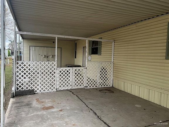 5th image of 400 Castle Palm Dr