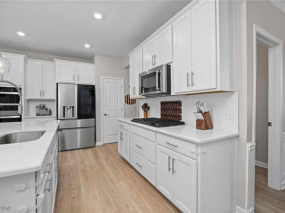 4th image of 1628 Merlot Ln