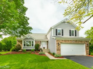 996 Waterford Cut, Crystal Lake, IL 60014