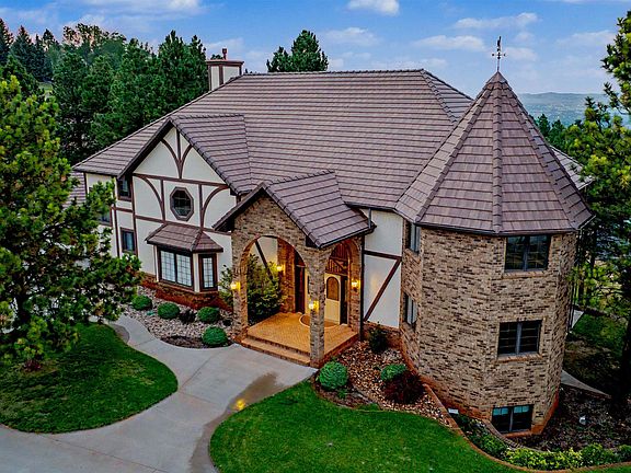 3rd image of 5325 Carriage Hills Pl