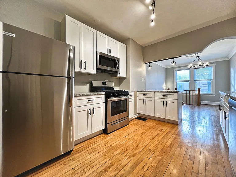 2855 W Grace St #1W — Photo 2