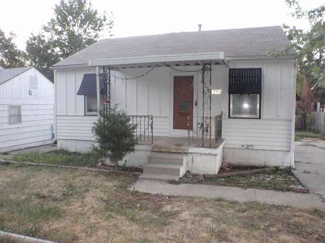 1st image of 1704 E 80th St
