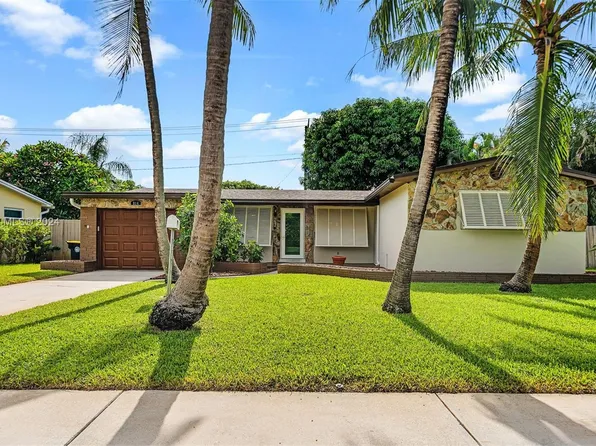 814 NW 8th Ave, Dania, FL 33004