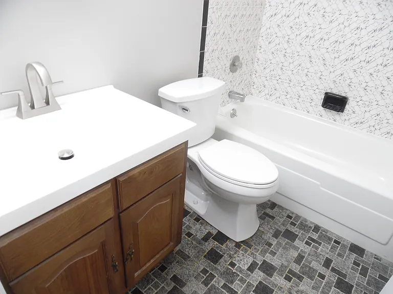 8760 Ashbrook Dr — Photo 15