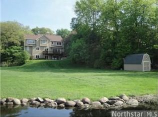 950 Maple Crest Dr, Mound, MN 55364