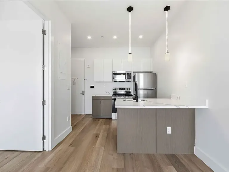 89-25 162nd St #103 — Photo 8
