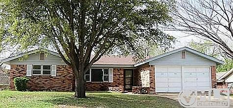 3rd image of 305 Natchez Trace St