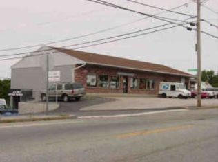 525 Main Rd, Tiverton, RI 02878