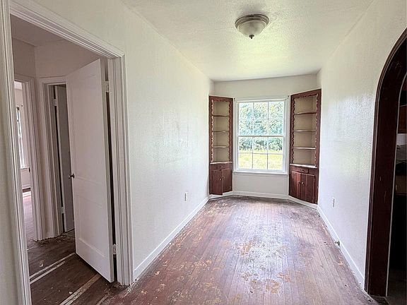 2nd image of 508 Shaver St