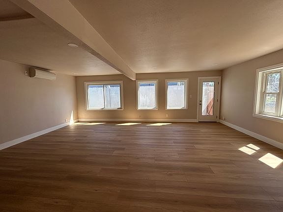 4th image of 820 Jackson St