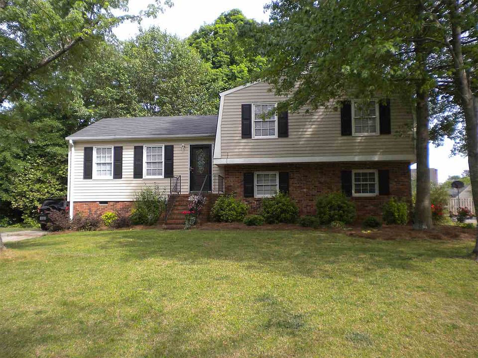 1st image of 218 Heather Dr