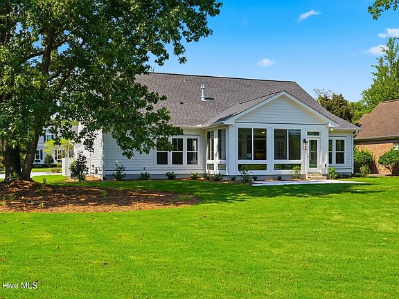 3rd image of 108 Sugar Maple Court