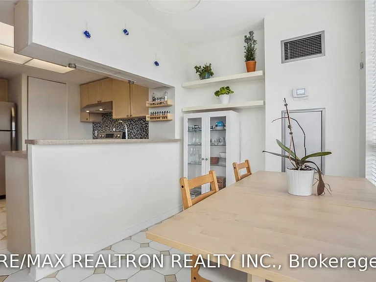 101 Subway Cres #410 — Photo 5