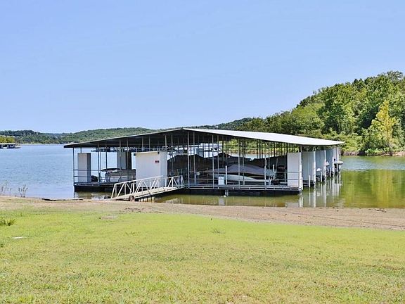 3rd image of 232 Sleepy Hollow Dr #18