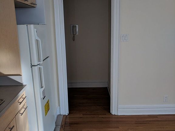5th image of 3752 89th St APT 5R