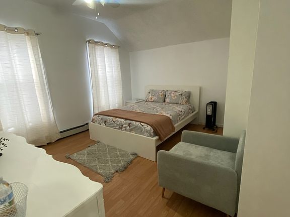 3rd image of 7 Garfield Ave #5