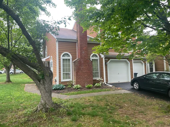 465 Trumbull Ct, Newtown, PA 18940