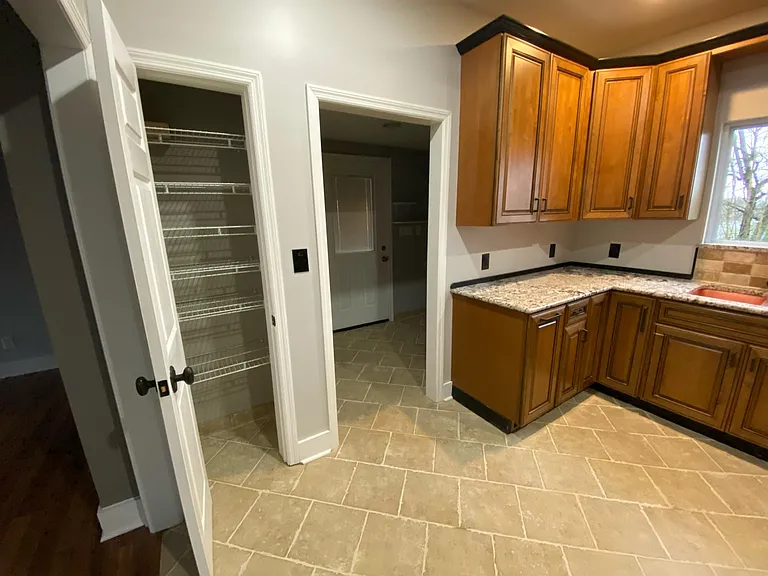 1914 Brown Ave — Photo 6