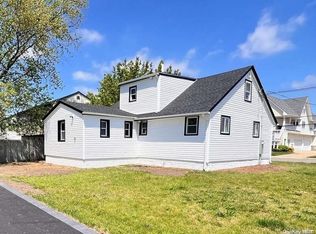 280 Westside Ave, Freeport, NY 11520