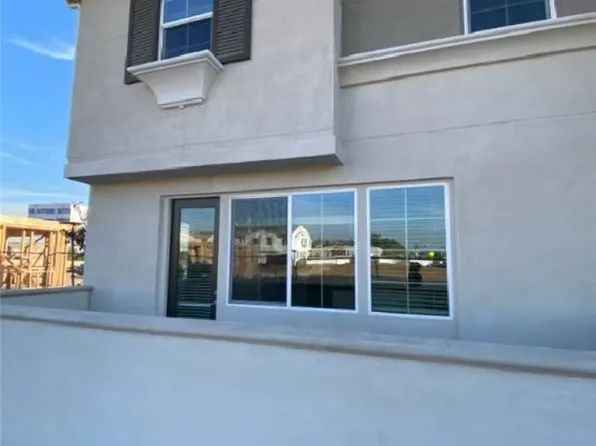 7077 Vernazza Pl, Eastvale, CA 92880