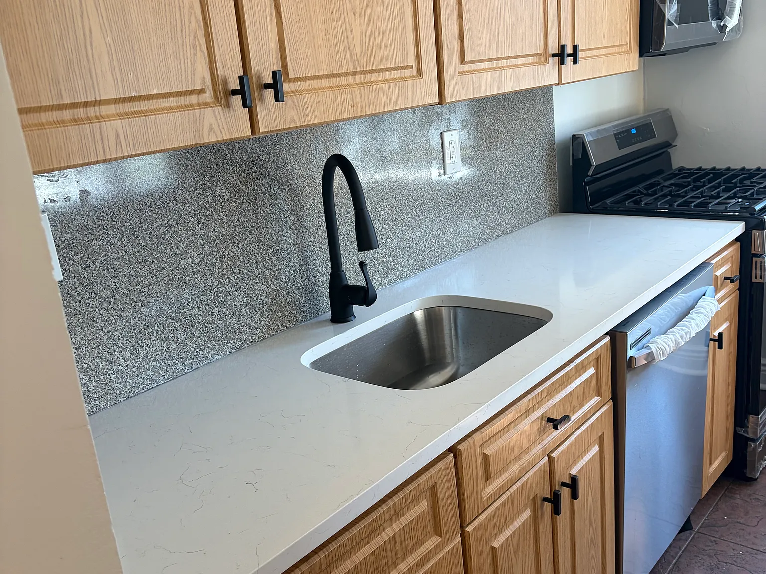 2 bed, 1000 sqft, $2,500 — Photo 3