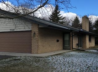 7110 Robinwood Trl, Woodbury, MN 55125
