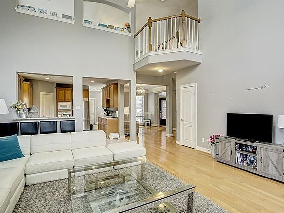 3rd image of 1643 Lakeside Enclave Dr