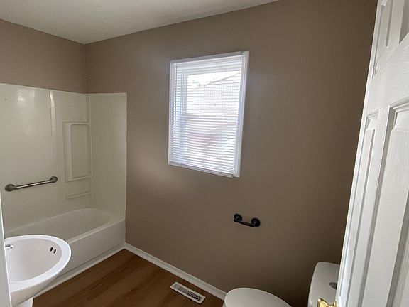 2nd image of 250 Price St #2
