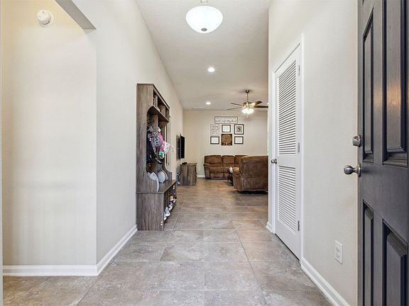 4th image of 95223 Tanglewood Dr