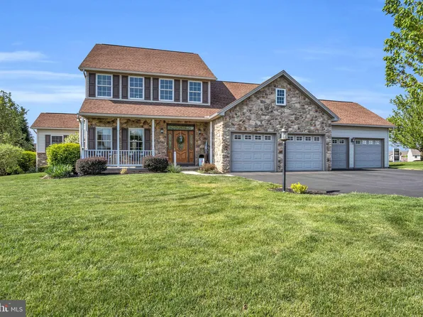 309 Forgedale Dr, Carlisle, PA 17015