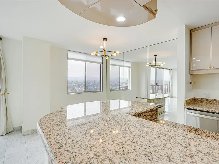 10747 Wilshire Blvd #1407 — Photo 11