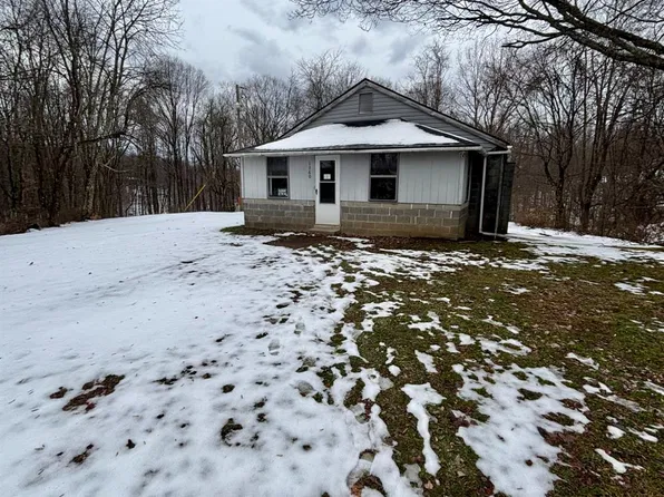 1360 Chestnut Knob Rd, Danese, WV 25831
