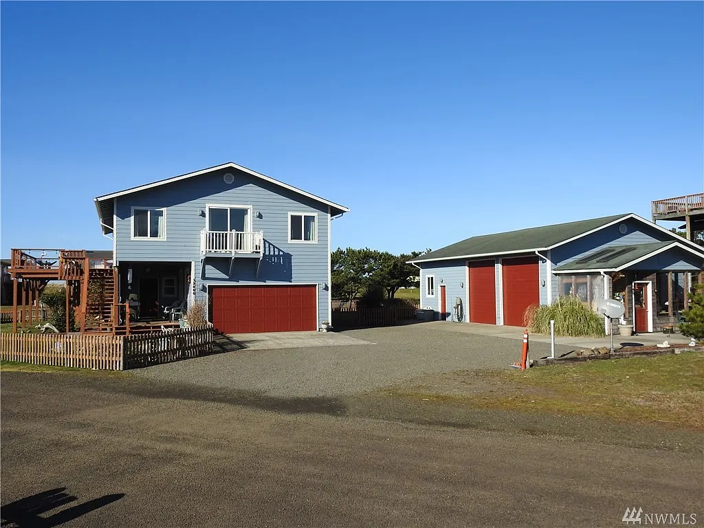 32808 G St photo 1