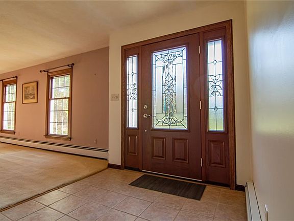 4th image of 7924 Woodsway Ln