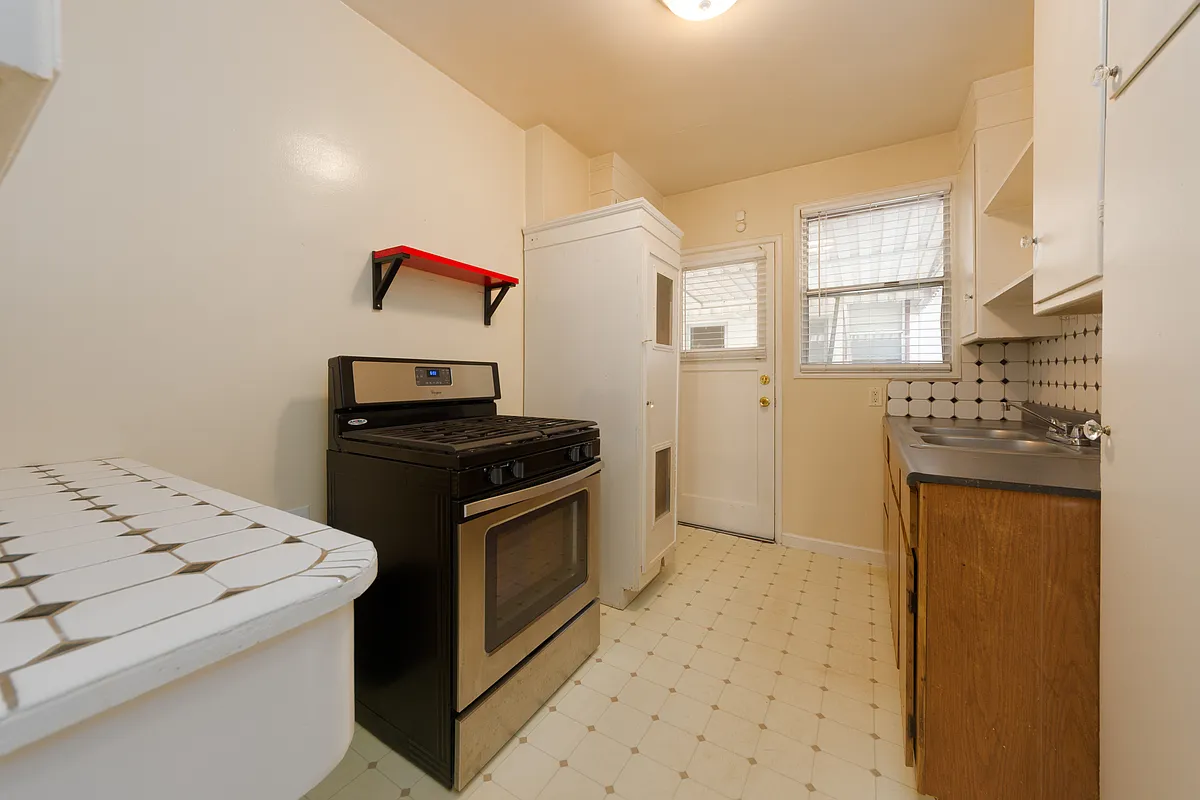 Building Photo - 1117 Harrison St #3