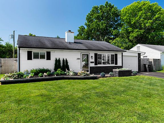 3rd image of 1701 Teal Rd