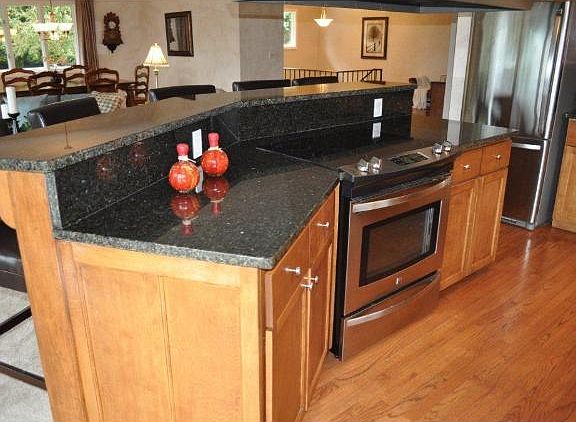 3rd image of 2210 Orwell Ct N