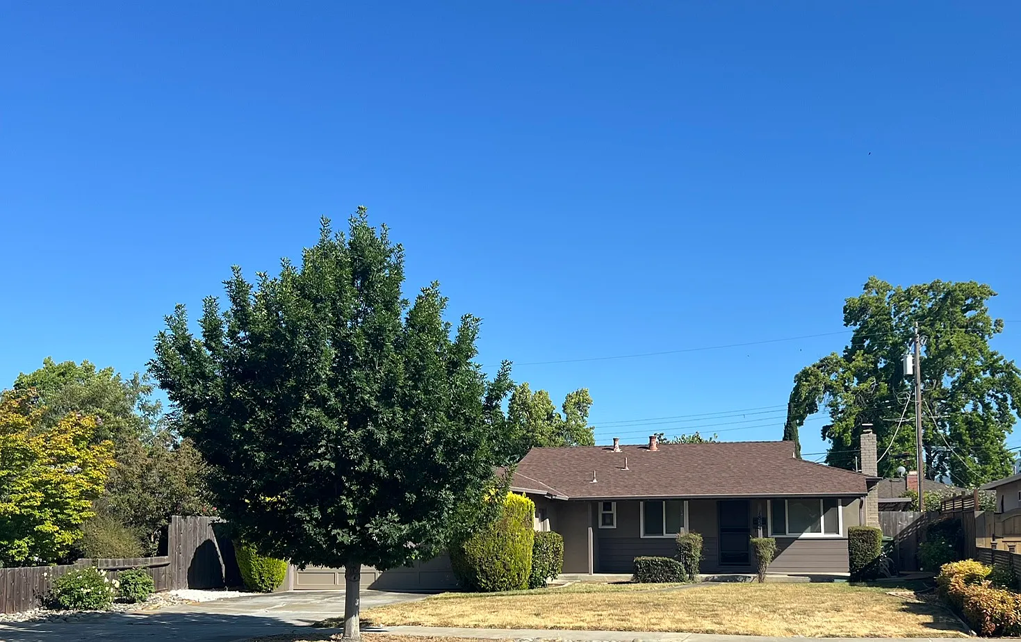 3 bed, 1060 sqft, $4,400 — Photo 1