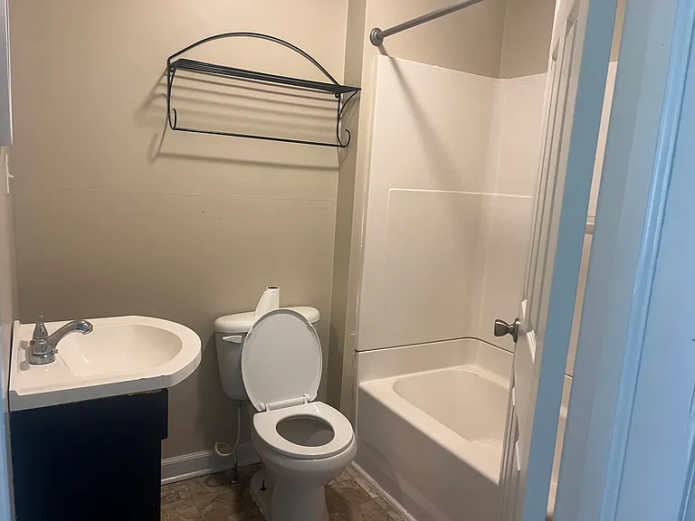2401 Bradley St — Photo 7