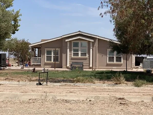 896 E Dealwood Rd, El Centro, CA 92243