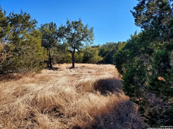 6449 FM 1283, Pipe Creek, TX 78063