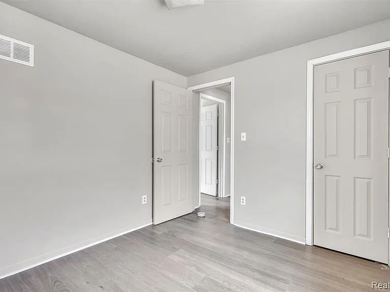 764 Woodmere St — Photo 23