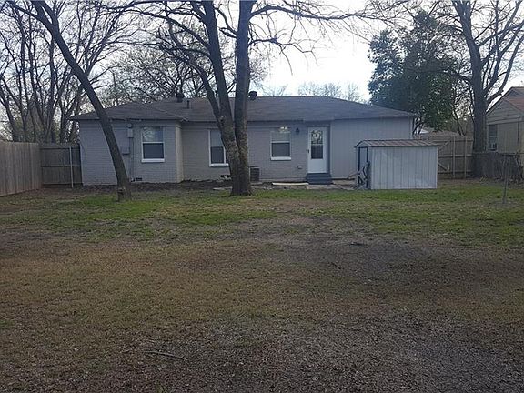 3rd image of 2209 Lee St