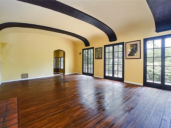 3rd image of 2810 Woodshire Dr
